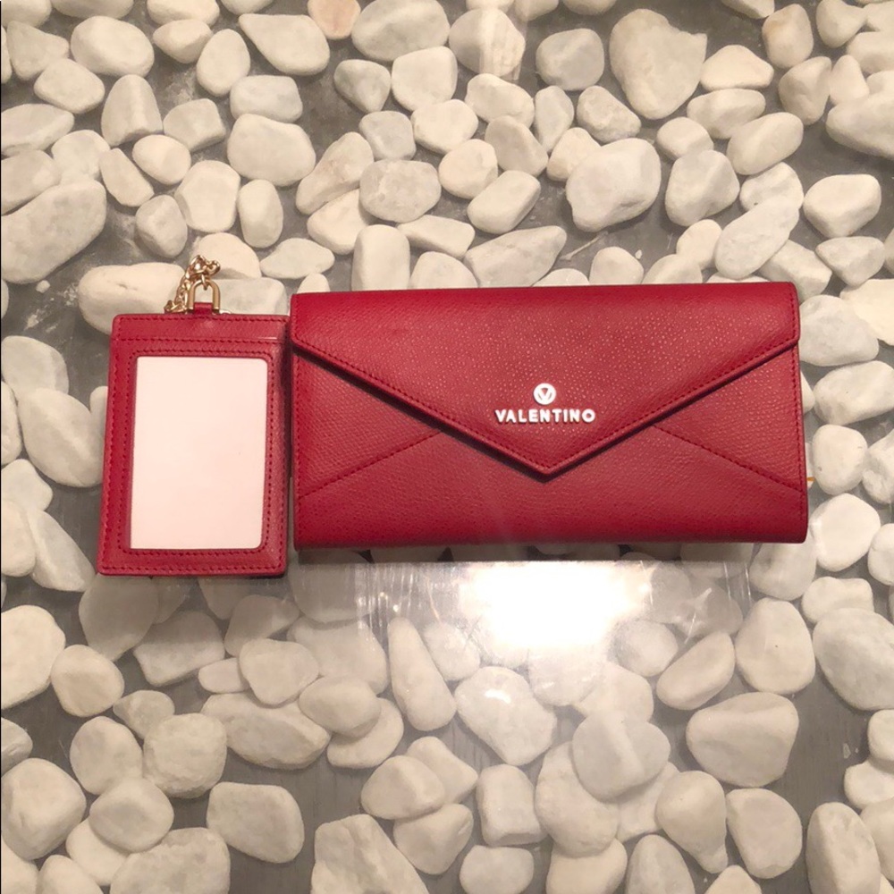 Red clutch